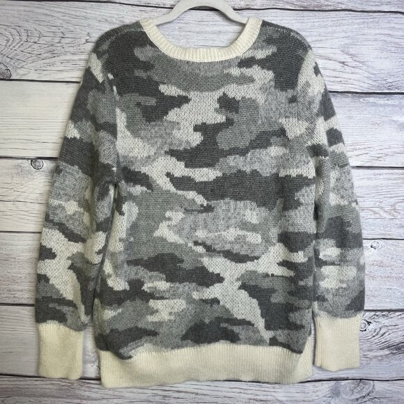 Banana Republic Women's Size L Camo Fuzzy Sweater Wool, Cotton, Mohair Blend - Picture 8 of 10